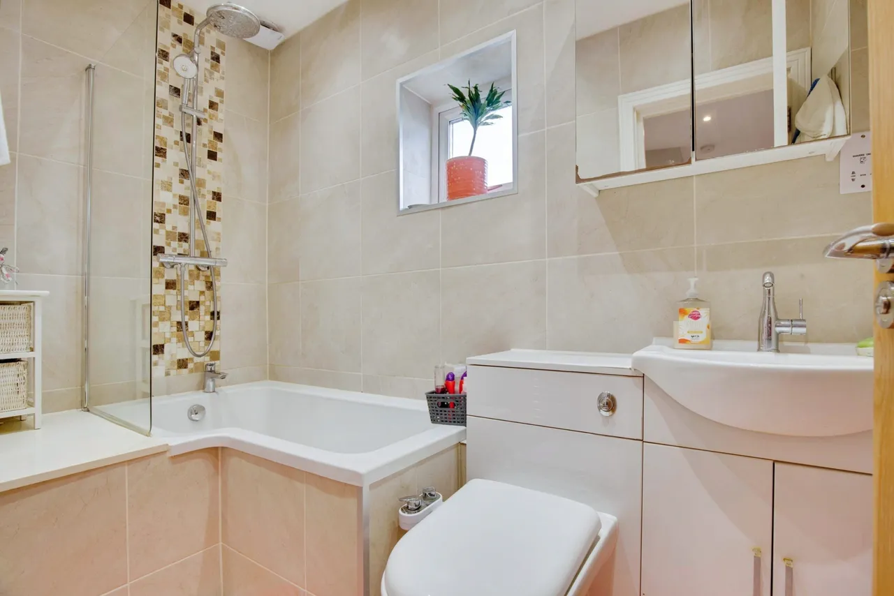 Melrose Close, Greenford, UB6, photo 11