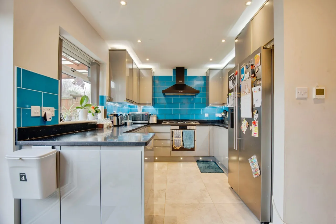 Melrose Close, Greenford, UB6, photo 3