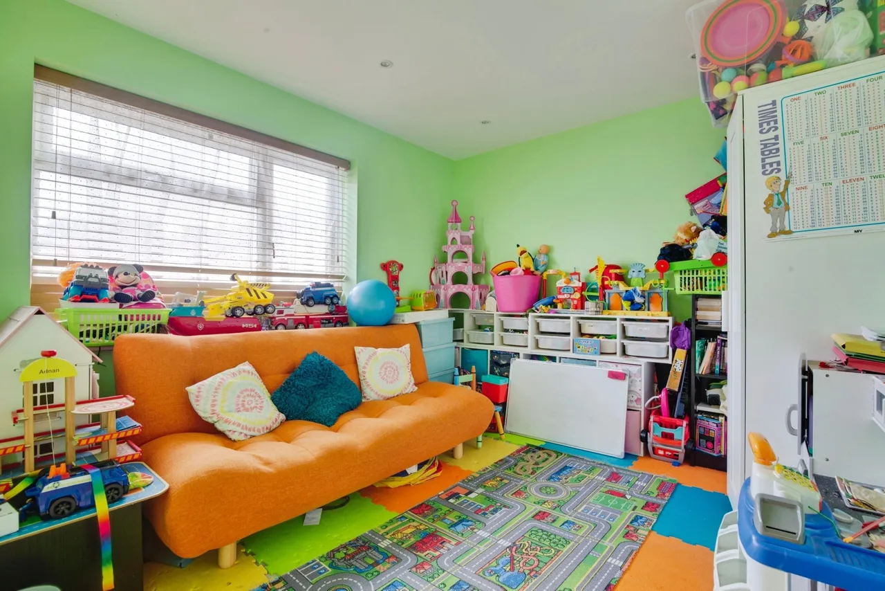 Melrose Close, Greenford, UB6, photo 7