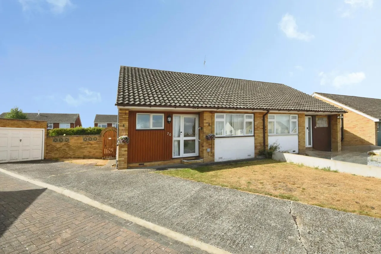 2 bed house for sale — Bramwoods Road, Chelmsford, Essex, CM2