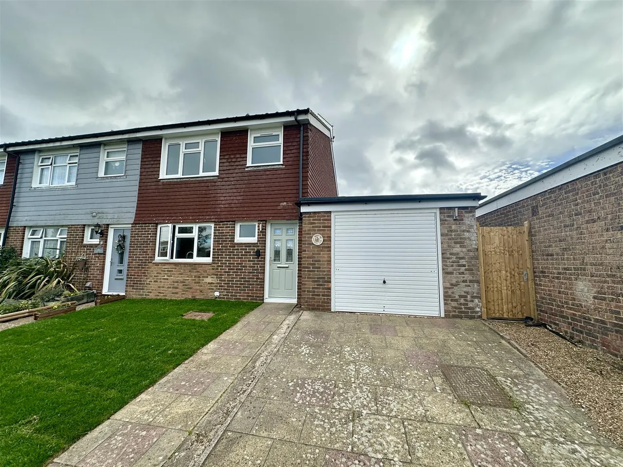 4 bed house to rent, Hawkhurst Close, Eastbourne
