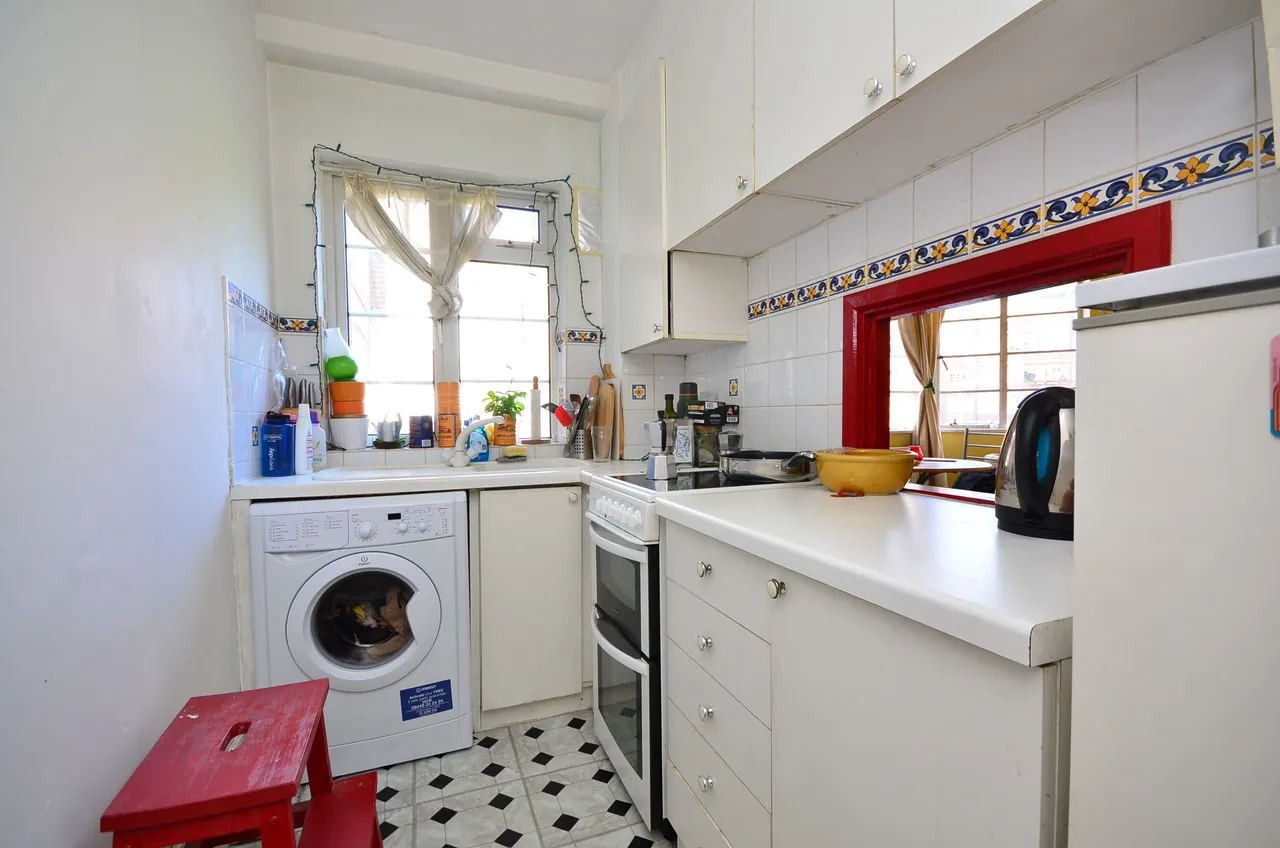 257 Chiswick Village, London, photo 4