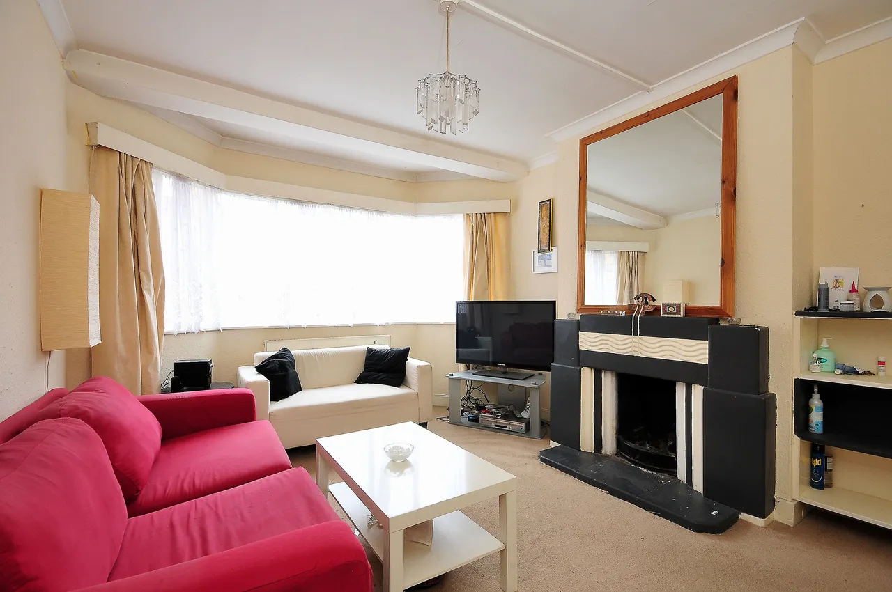 2 bed flat to rent — 257 Chiswick Village, London