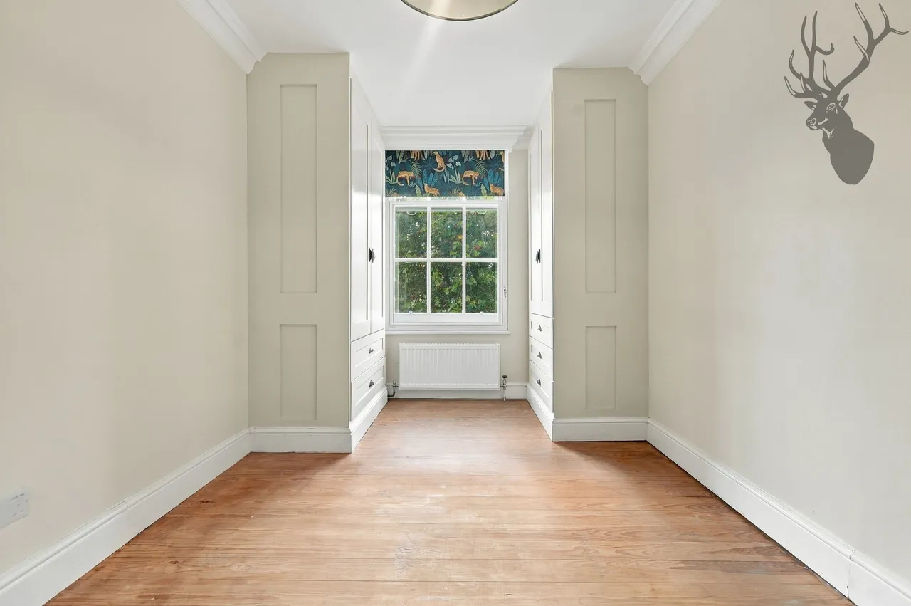Bow Road, London, E3, photo 5