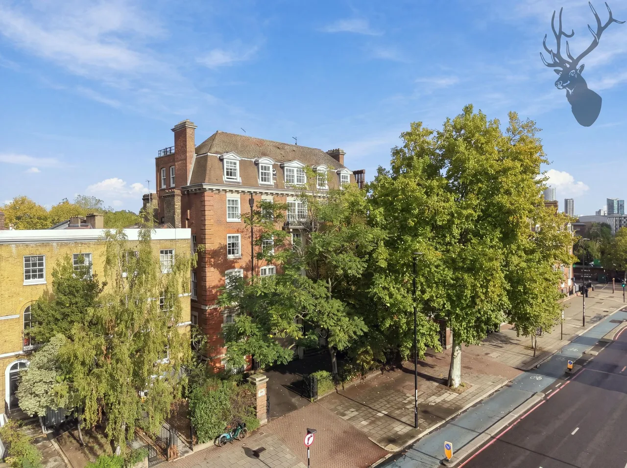 2 bed flat to rent, Bow Road, London, E3