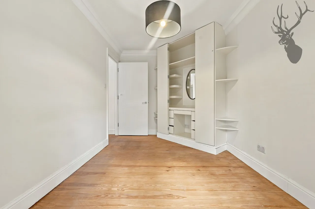 Bow Road, London, E3, photo 4