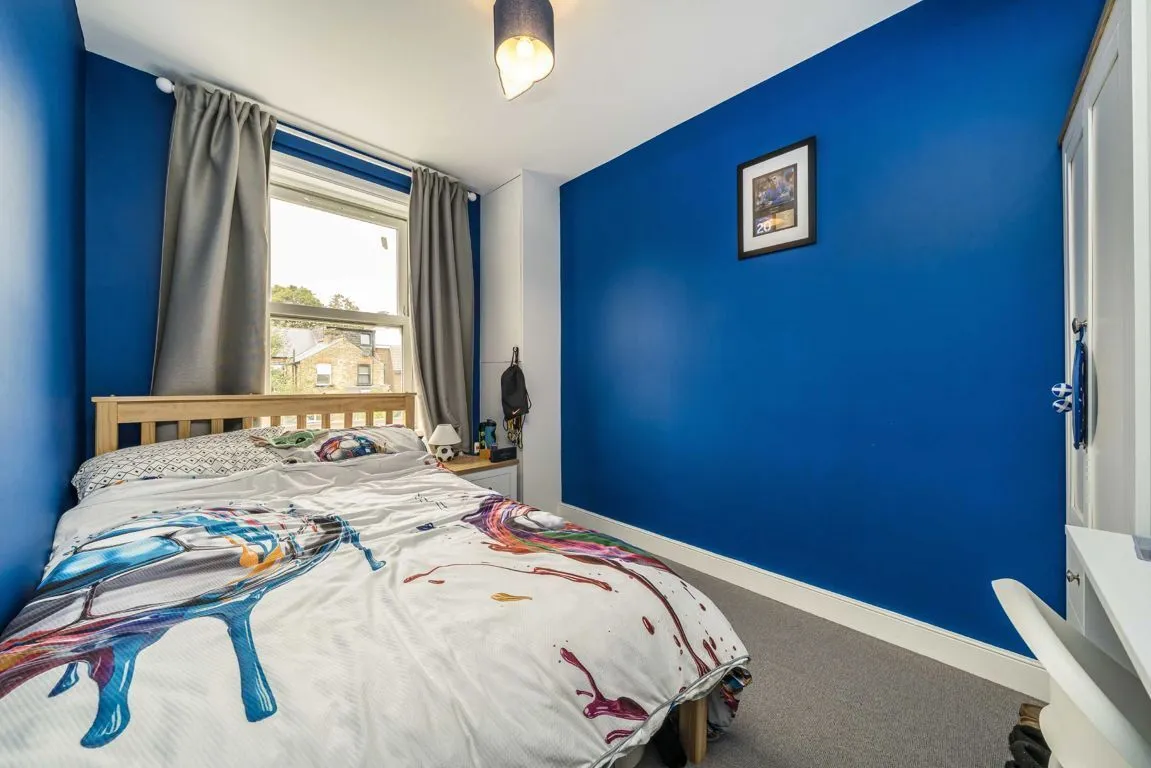 Myrtle Road, TW12, photo 6