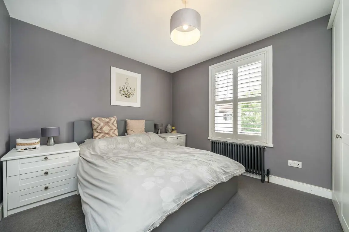 Myrtle Road, TW12, photo 7