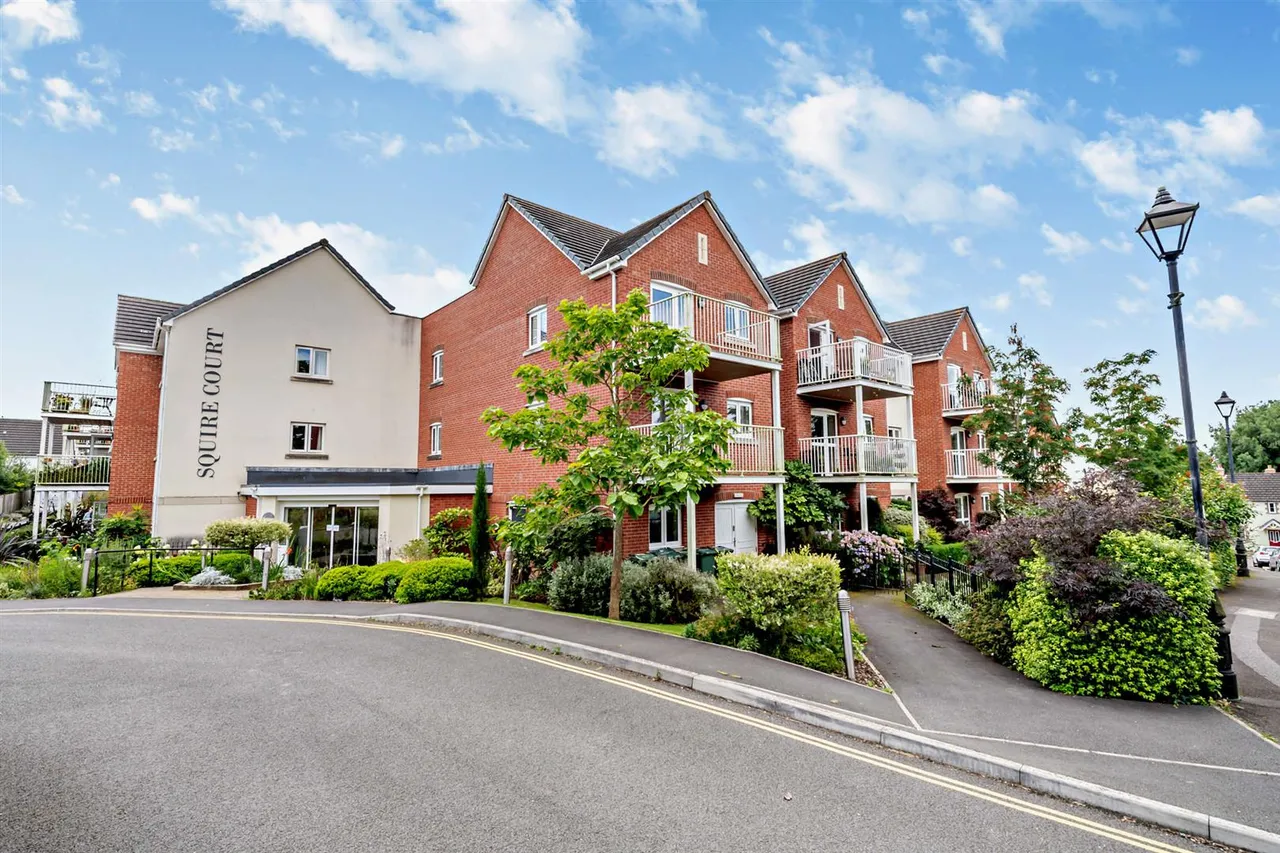 2 bed flat for sale, Raleigh Mead, South Molton, EX36