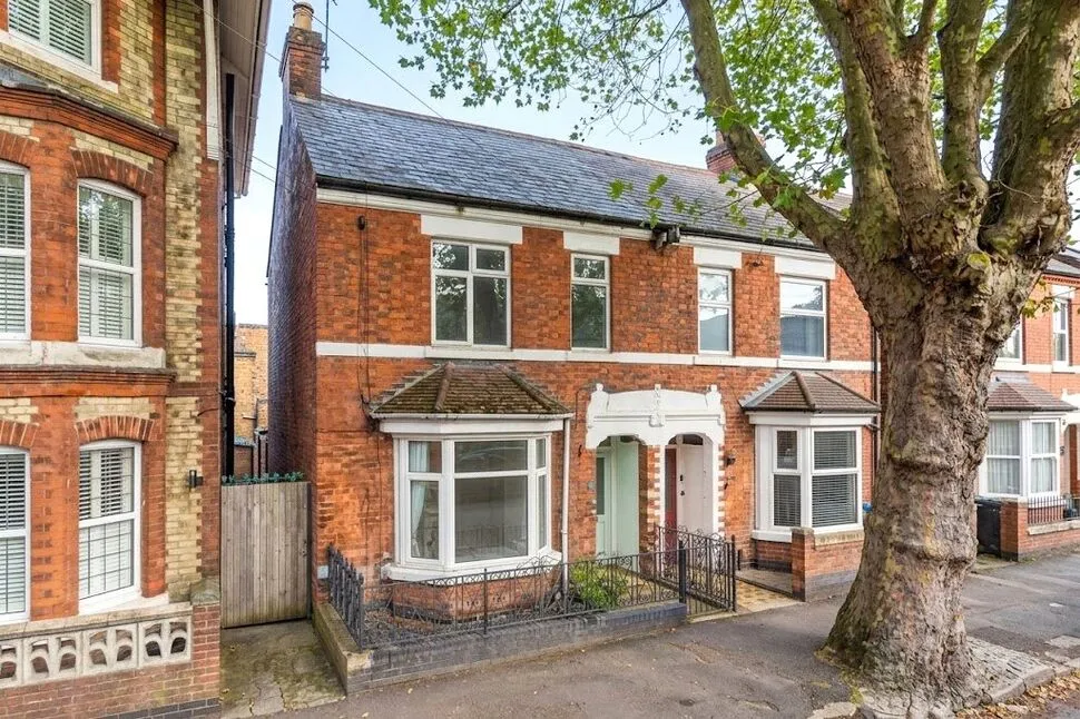 3 bed house for sale, Tennyson Road, Kettering, NN16