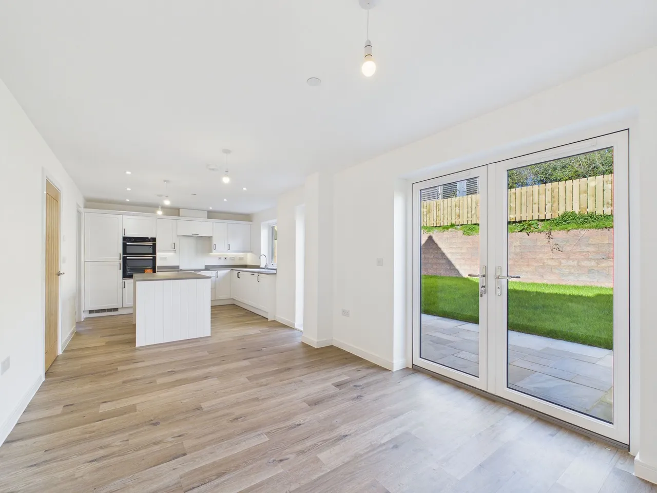 Drakestone Court, Cross Ash, NP7, photo 4