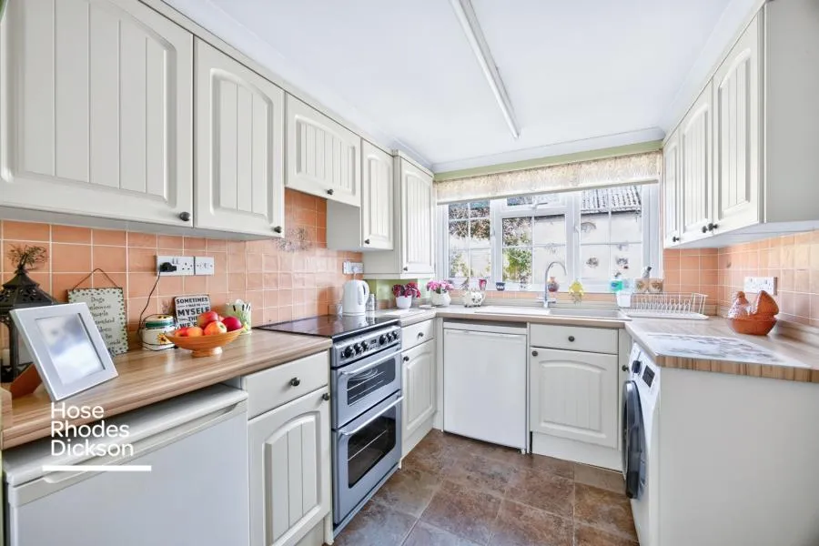 Lea Road, Sandown, PO36, photo 5