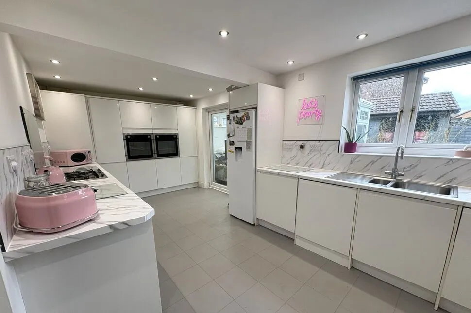 Coventry Avenue, Great Sutton, Cheshire, CH66, photo 3