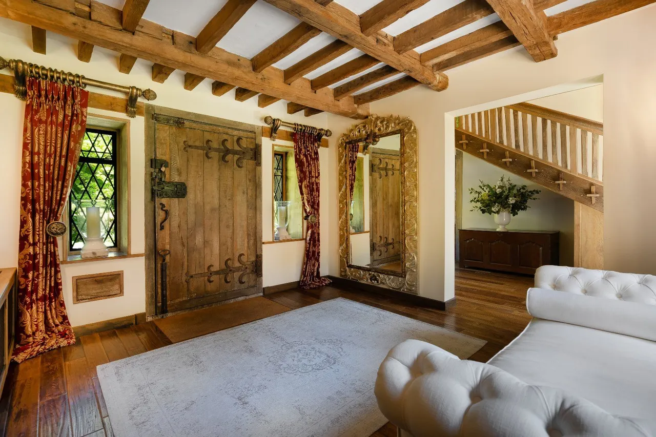 Westwood Road, Windlesham, Surrey, GU20 6LX, photo 6
