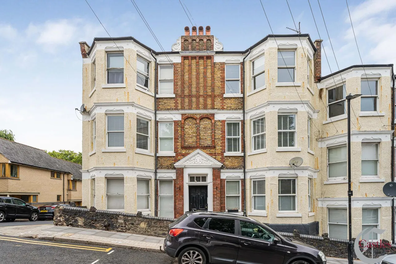 2 bed flat for sale, Birkbeck Road, N8