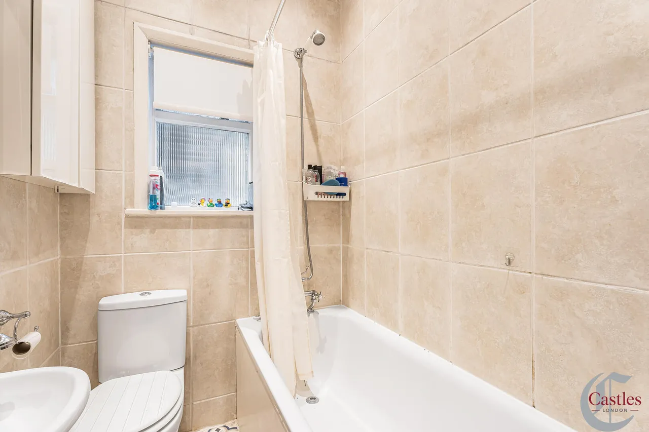 Birkbeck Road, N8, photo 4