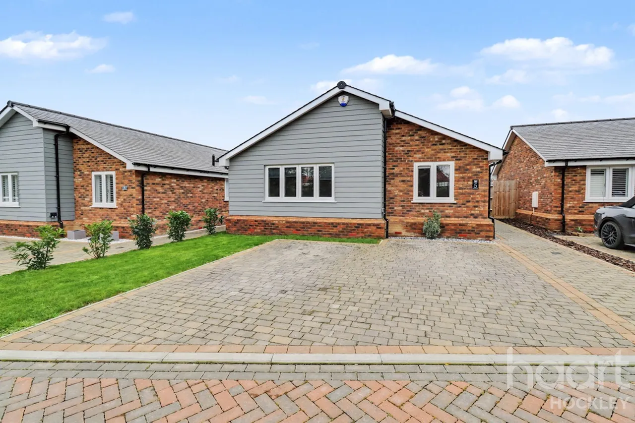 Meadowbrook, Rochford, SS4, photo 21