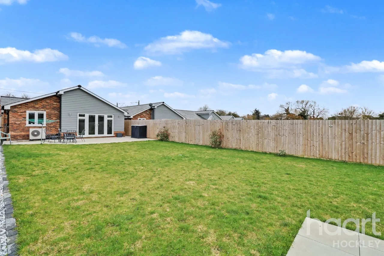 Meadowbrook, Rochford, SS4, photo 20