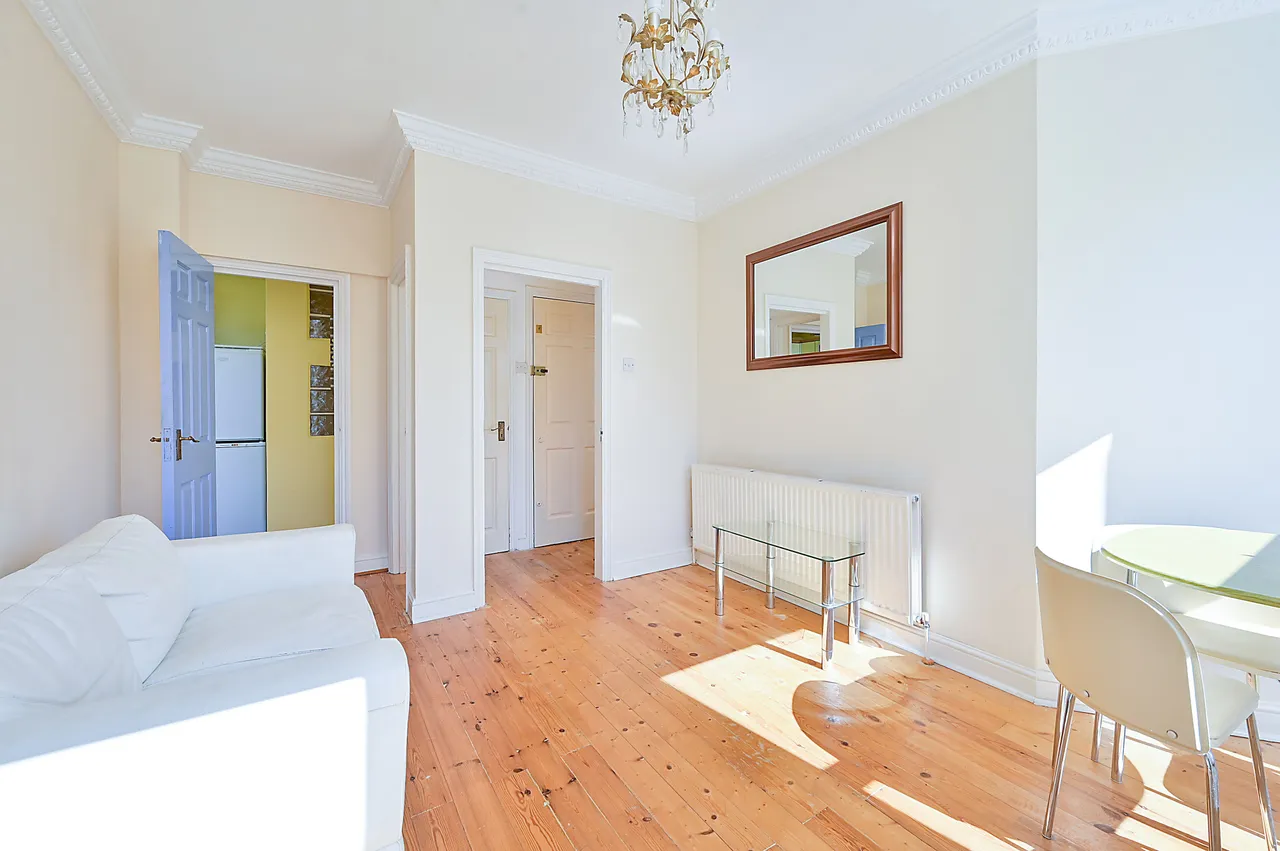 Flat 5, 23 Mattock Lane, London, photo 4