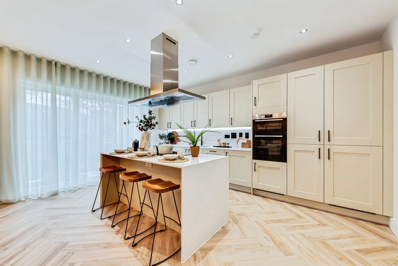 4 bed house for sale — Swindon Road, Highworth, Swindon