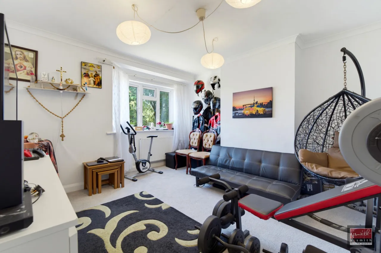 Oakhall Court, Sunbury-on-Thames, TW16, photo 8