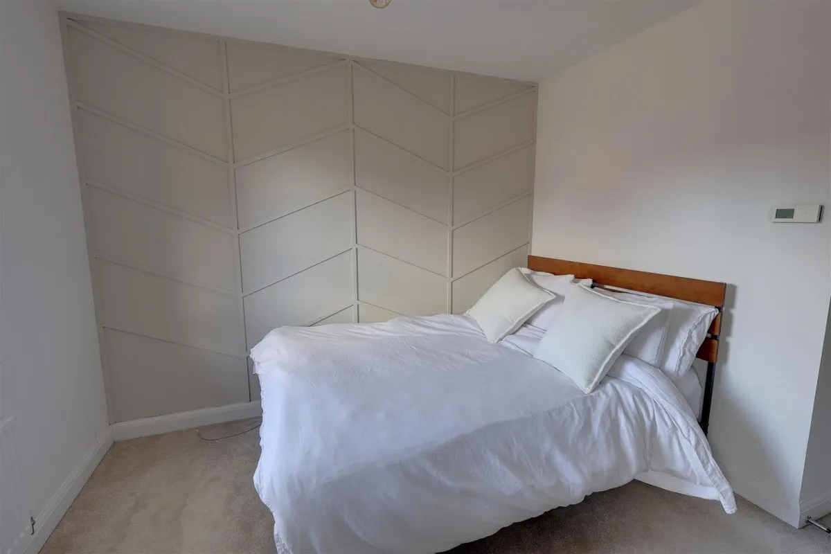 Manor Road, Newent, GL18, photo 13