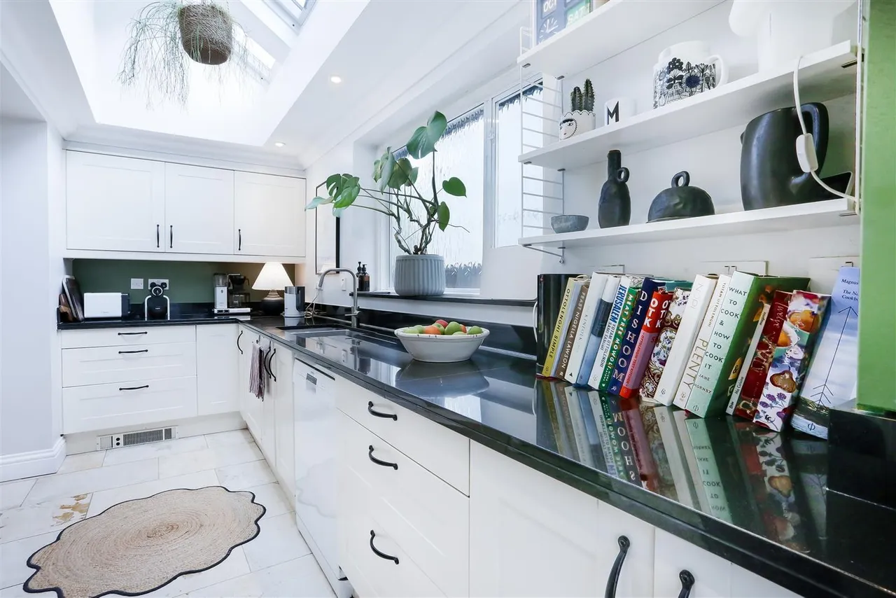 Dower Avenue, Wallington, SM6 0RG, photo 8