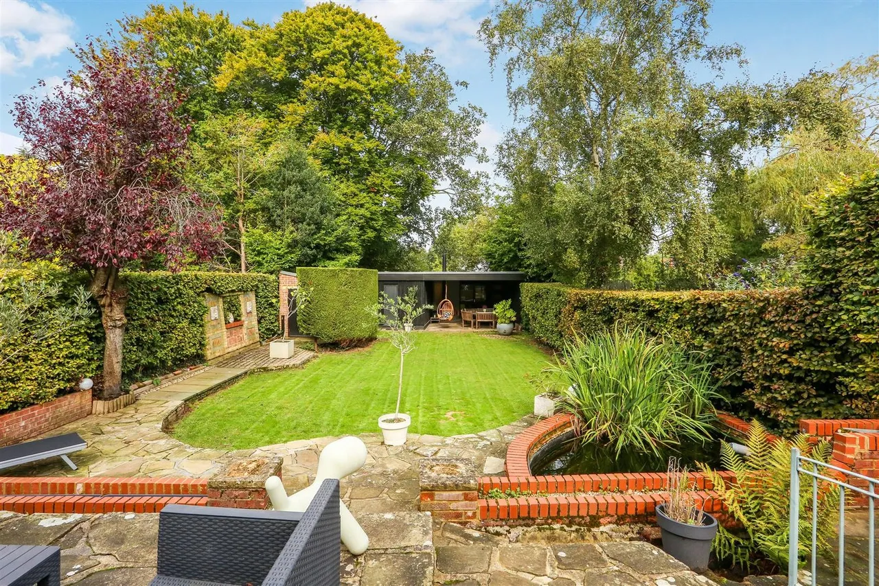 Dower Avenue, Wallington, SM6 0RG, photo 2