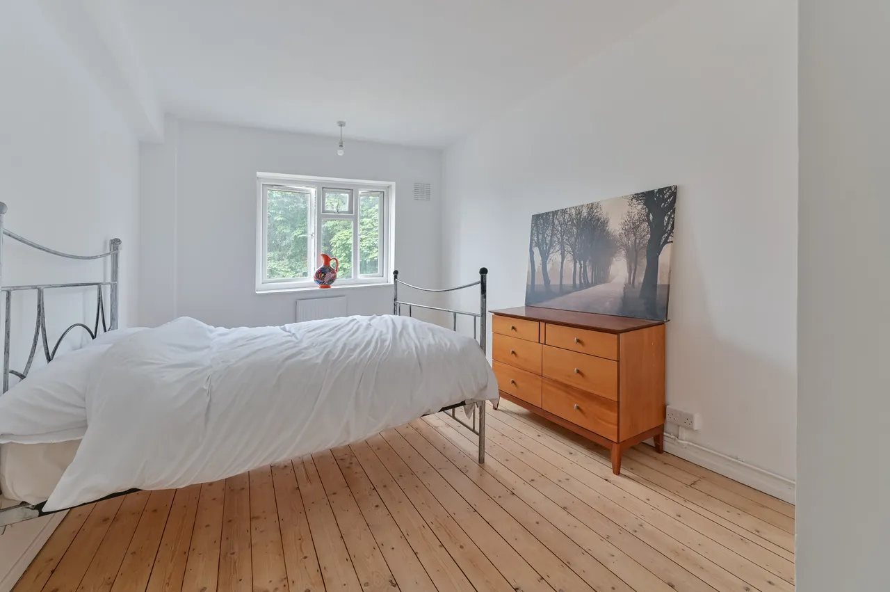 19 Elstead House, Redlands Way, London, photo 9