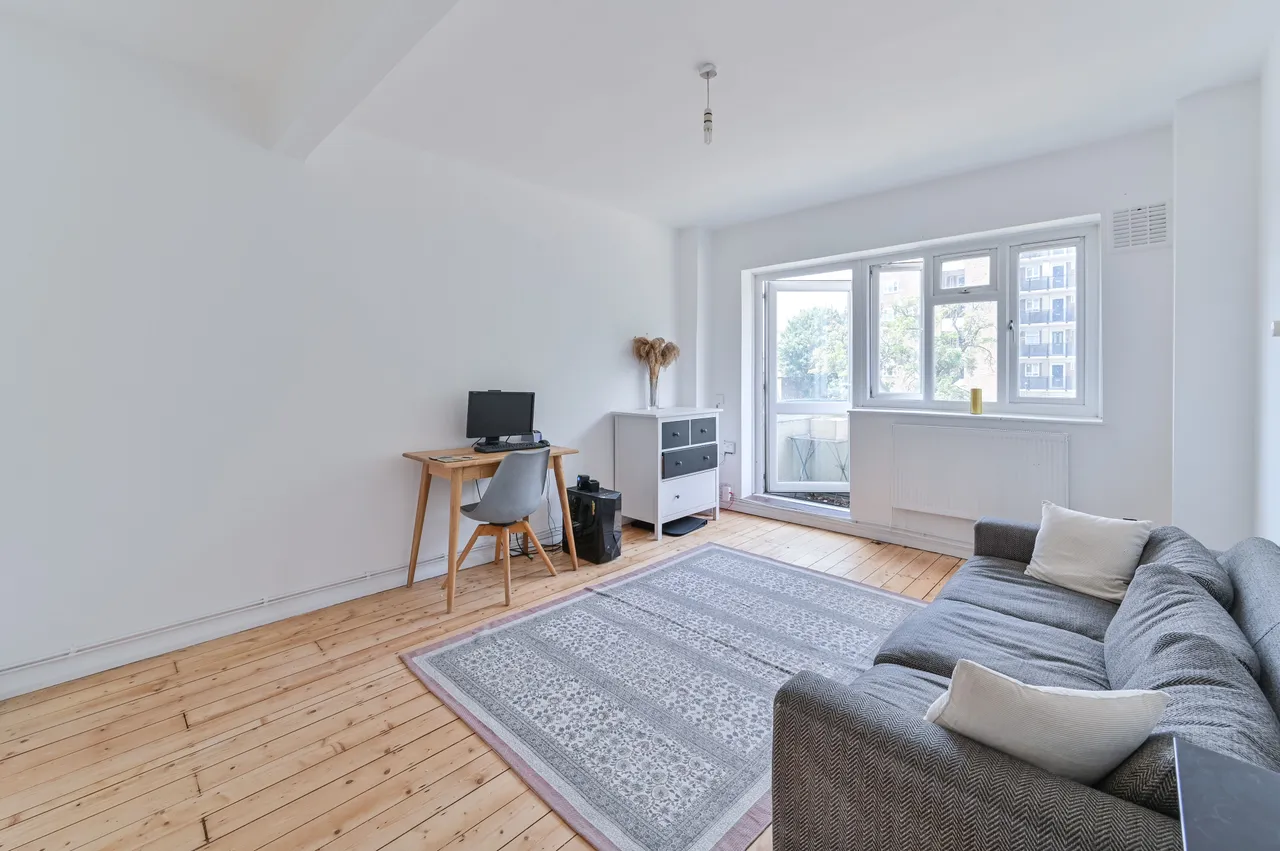 19 Elstead House, Redlands Way, London, photo 4