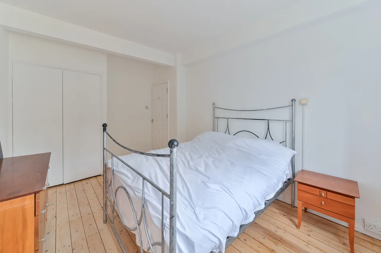 19 Elstead House, Redlands Way, London, photo 10