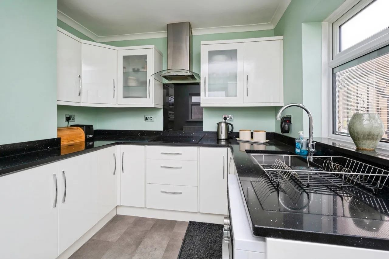 Thornham Crescent, Kirkby-in-Ashfield, Nottingham, Nottinghamshire, NG17, photo 6