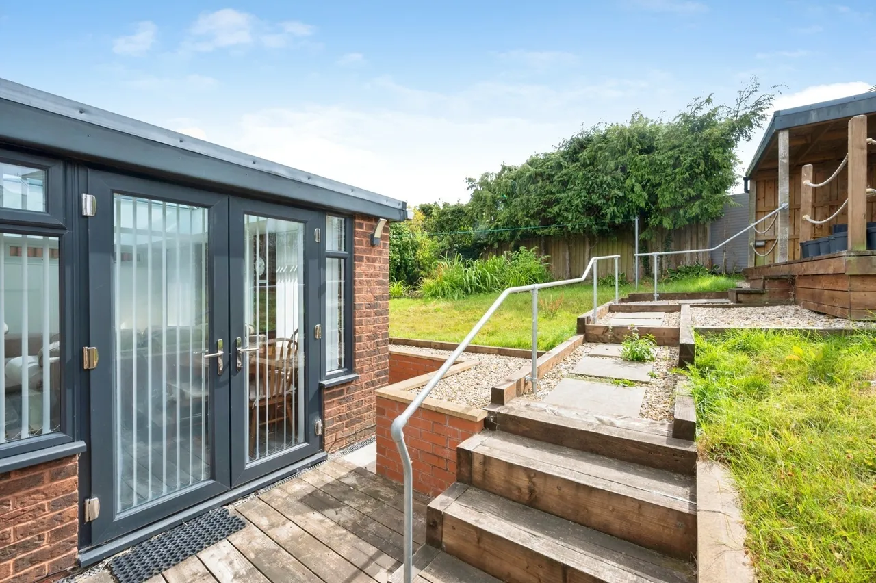 Thornham Crescent, Kirkby-in-Ashfield, Nottingham, Nottinghamshire, NG17, photo 18
