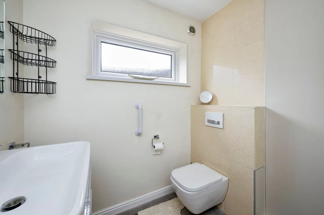 Thornham Crescent, Kirkby-in-Ashfield, Nottingham, Nottinghamshire, NG17, photo 12