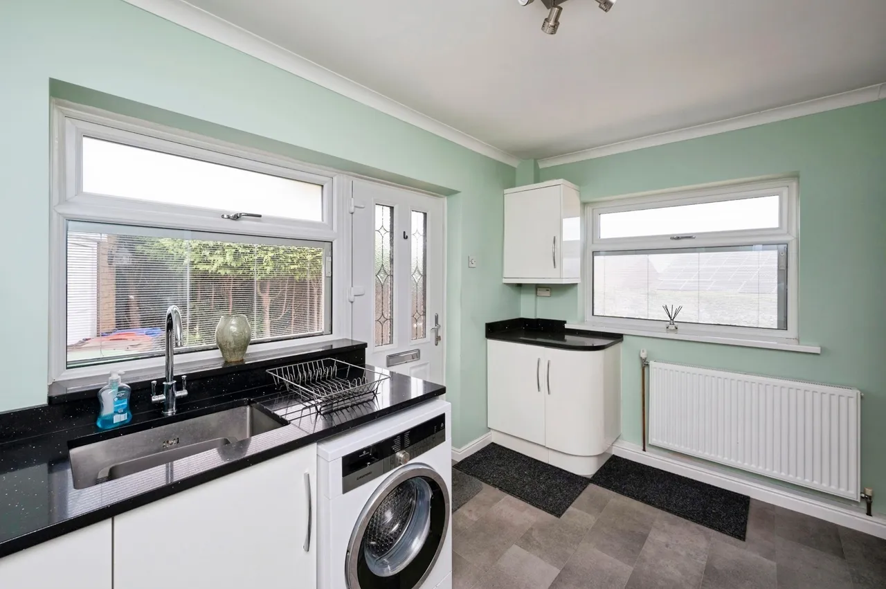 Thornham Crescent, Kirkby-in-Ashfield, Nottingham, Nottinghamshire, NG17, photo 5