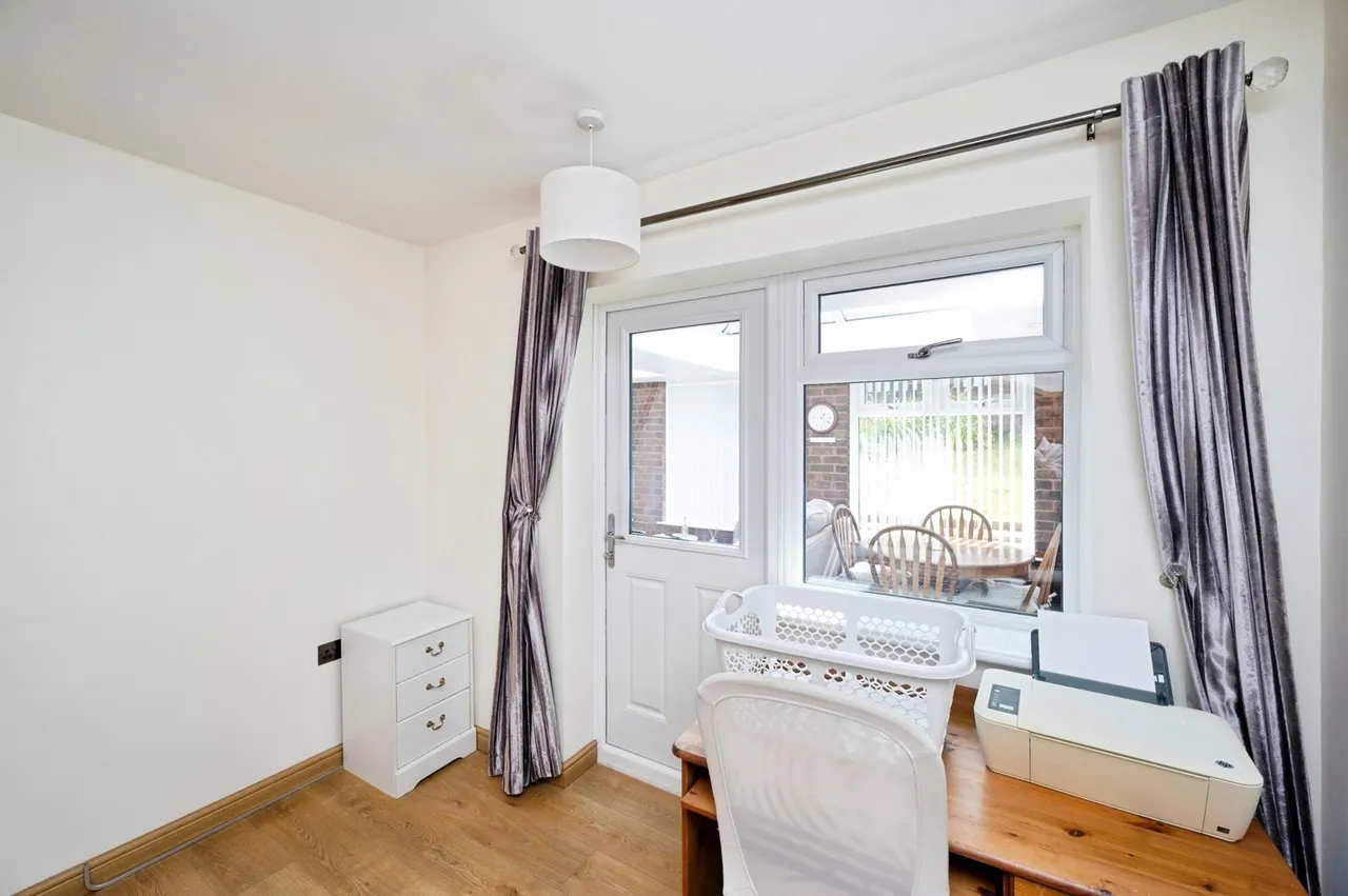 Thornham Crescent, Kirkby-in-Ashfield, Nottingham, Nottinghamshire, NG17, photo 16
