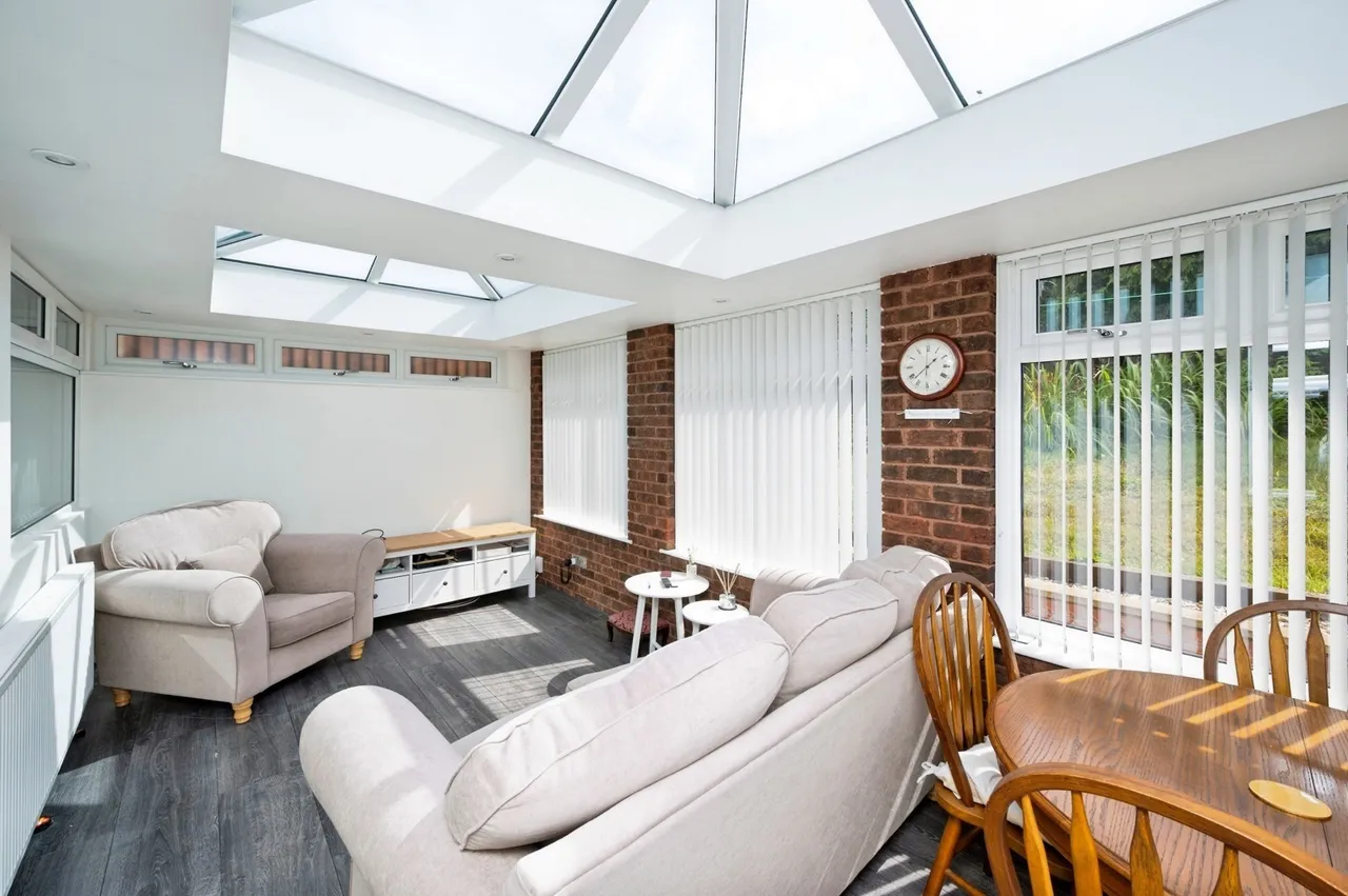 Thornham Crescent, Kirkby-in-Ashfield, Nottingham, Nottinghamshire, NG17, photo 2