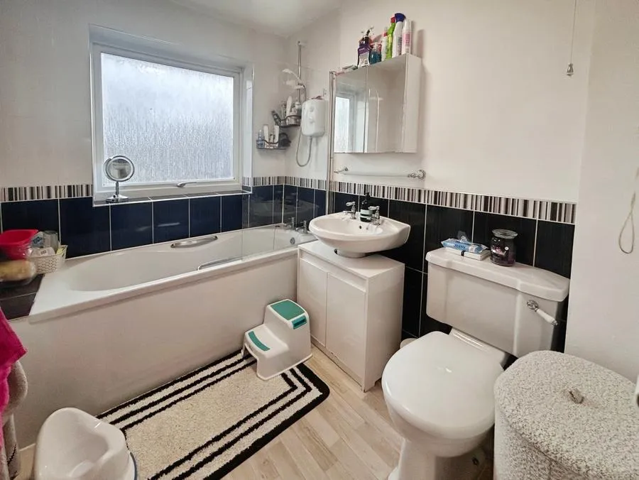 Stroller Close, Thatcham, RG19, photo 11
