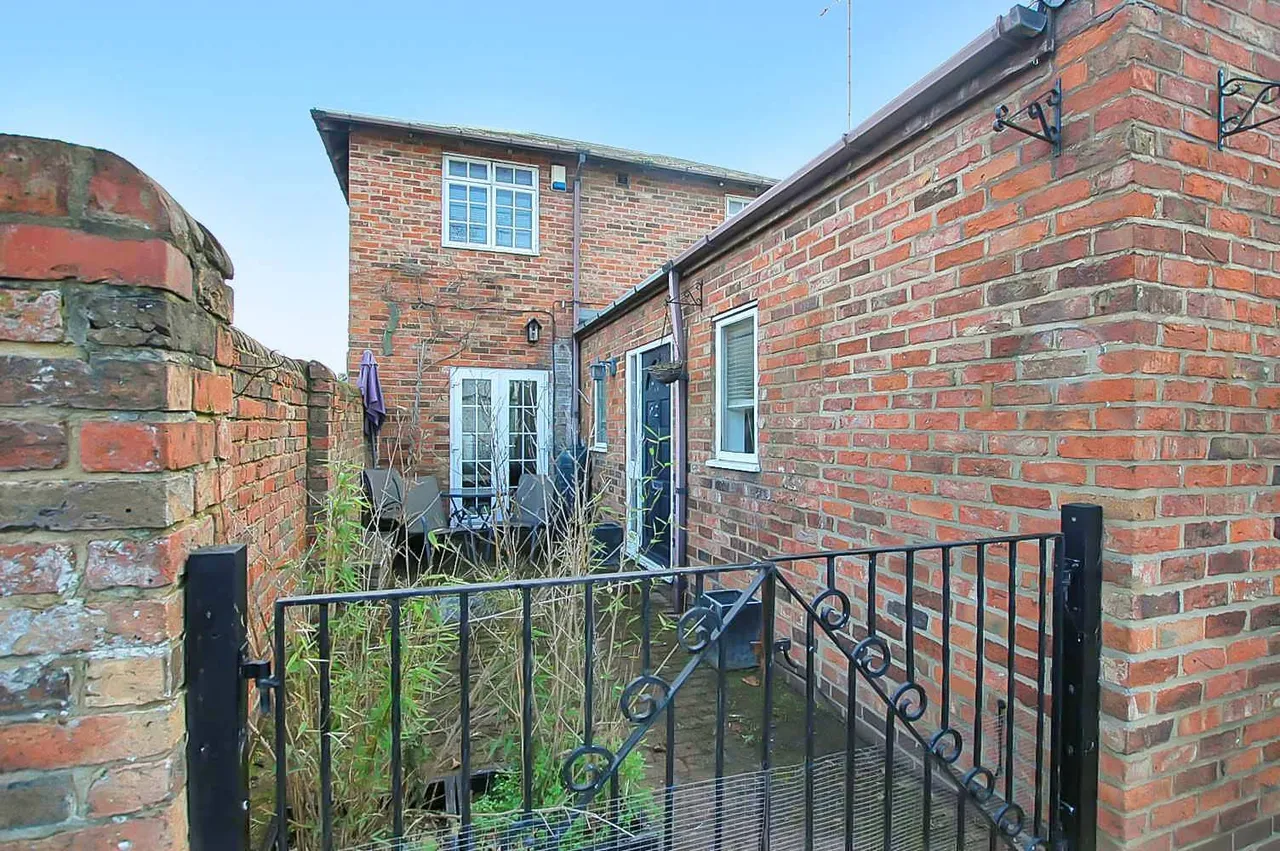 2 bed house for sale, Suffolk Road, Cheltenham, GL50