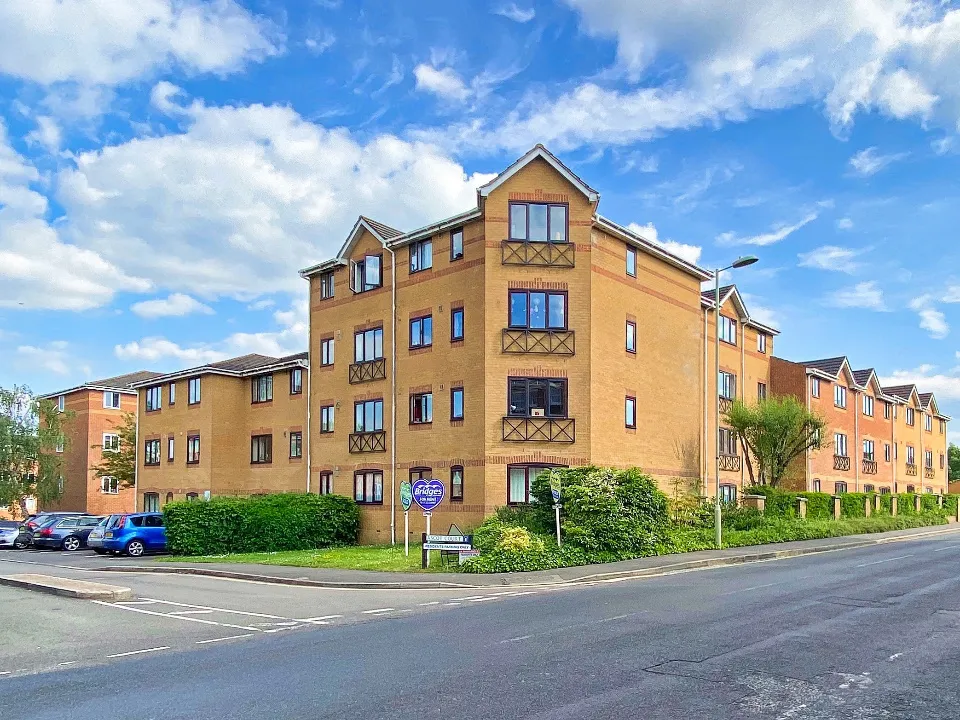 1 bed flat to rent, Ascot Court, Aldershot, GU11