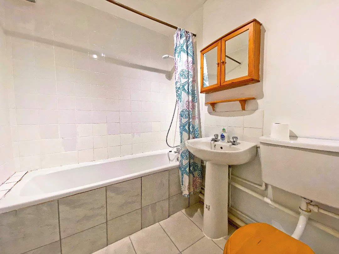 Ascot Court, Aldershot, GU11, photo 5