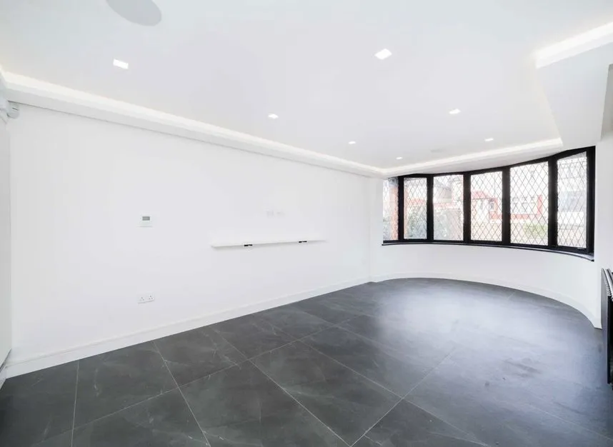 Forestdale, Southgate, N14, photo 8