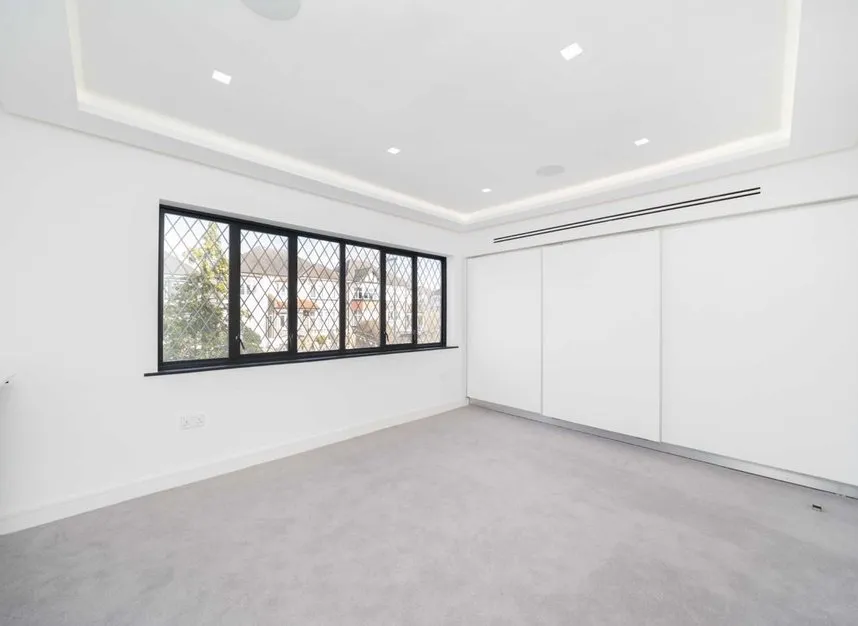 Forestdale, Southgate, N14, photo 10
