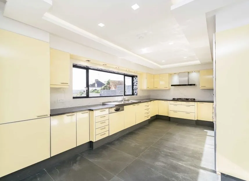 Forestdale, Southgate, N14, photo 4