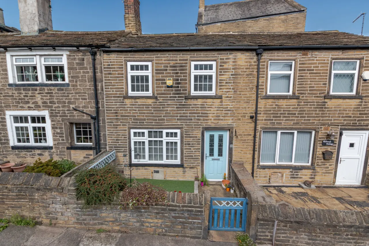 Main Street, Cottingley, BD16, photo 16