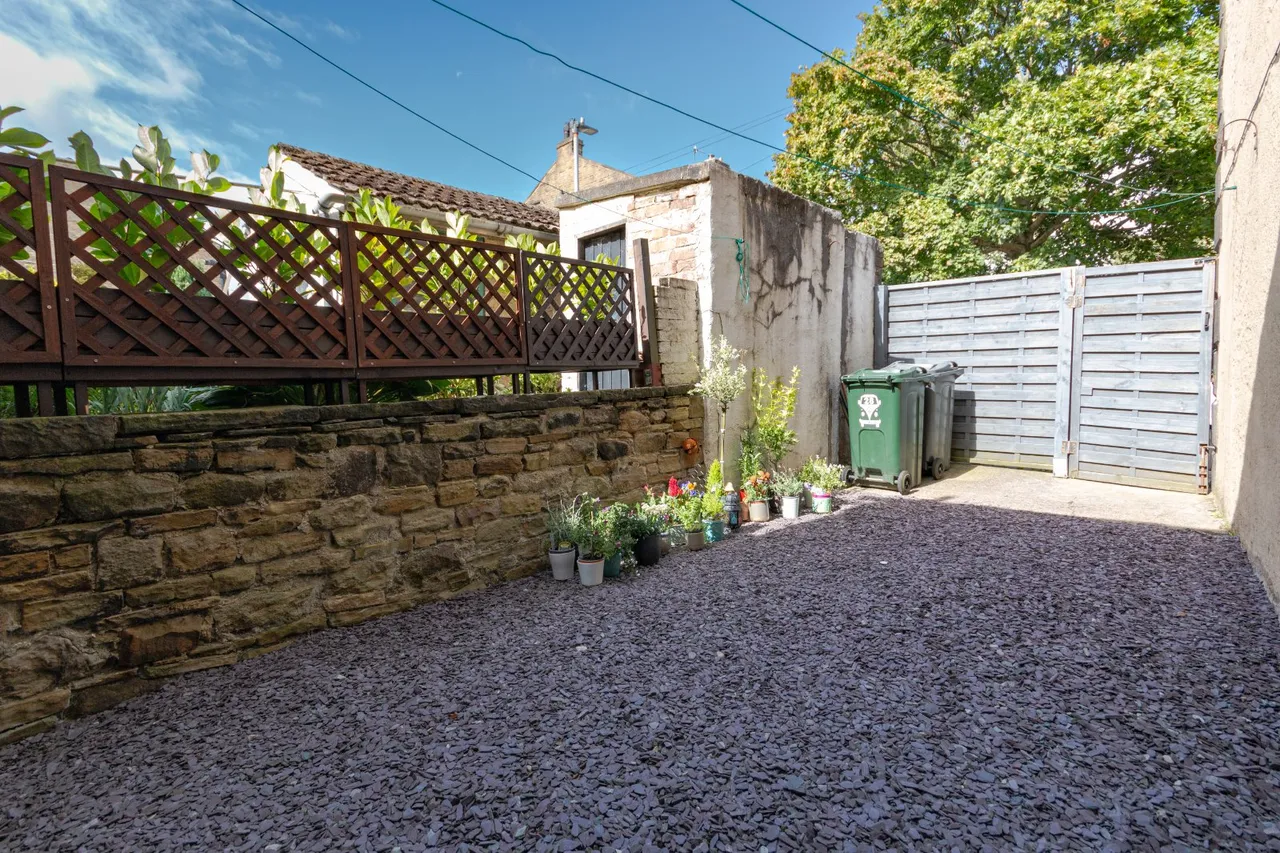 Main Street, Cottingley, BD16, photo 13