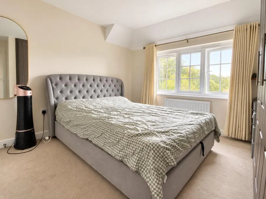Bronte Grove, Arborfield Green, RG2, photo 4