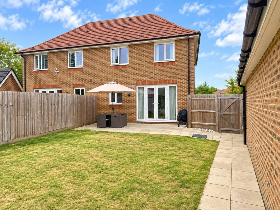 Bronte Grove, Arborfield Green, RG2, photo 9