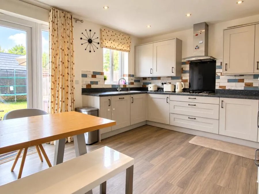 Bronte Grove, Arborfield Green, RG2, photo 3