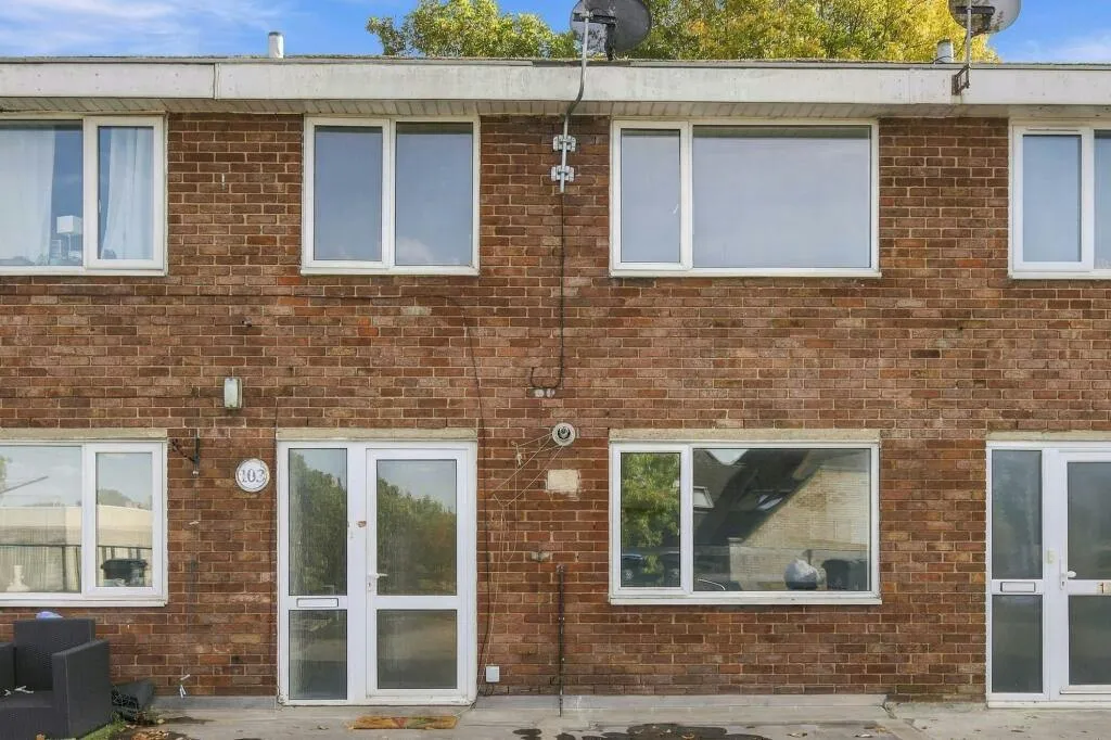 3 bed flat for sale, High Street, Epping, CM16